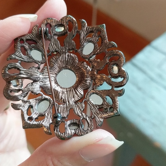 BROOCH & EARRINGS SET! - Picture 5 of 10